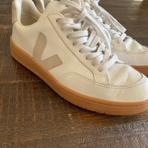 Veja Sneakers Like New!